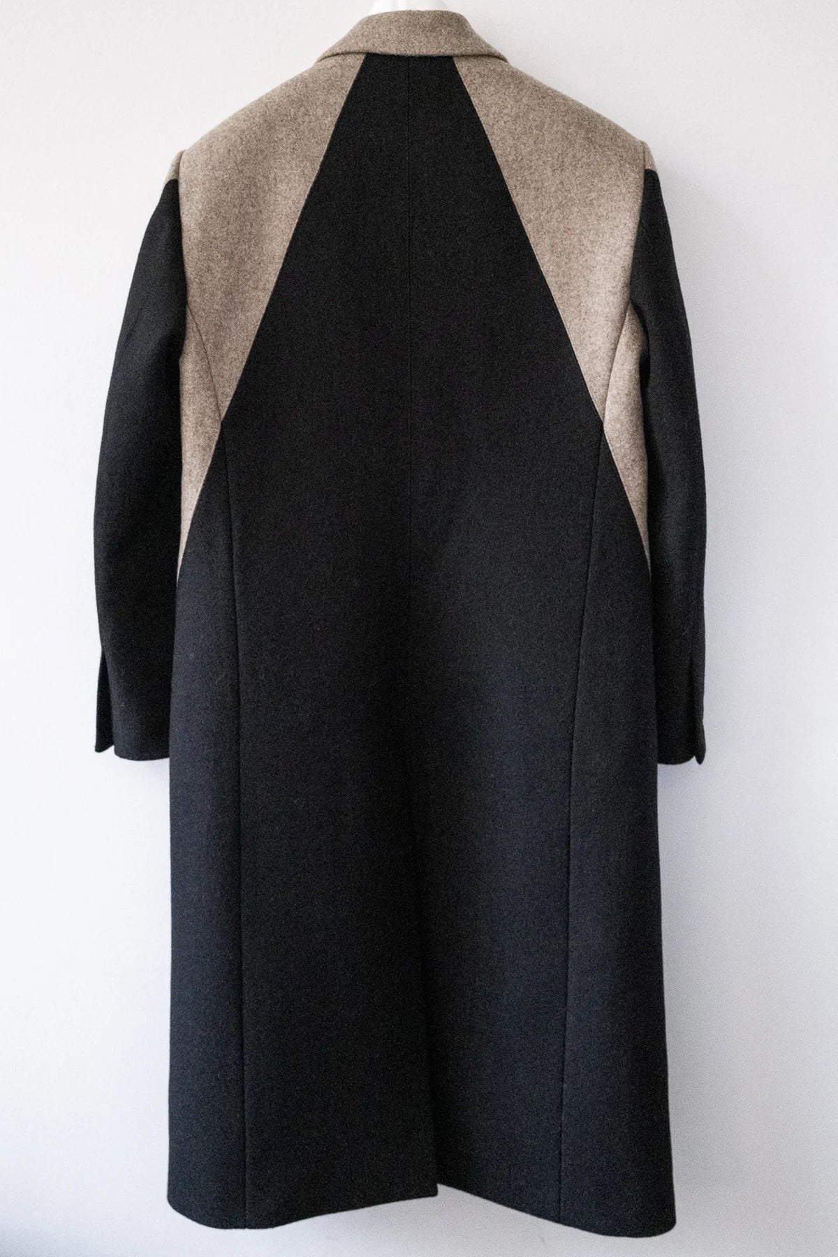 TWISTED COAT