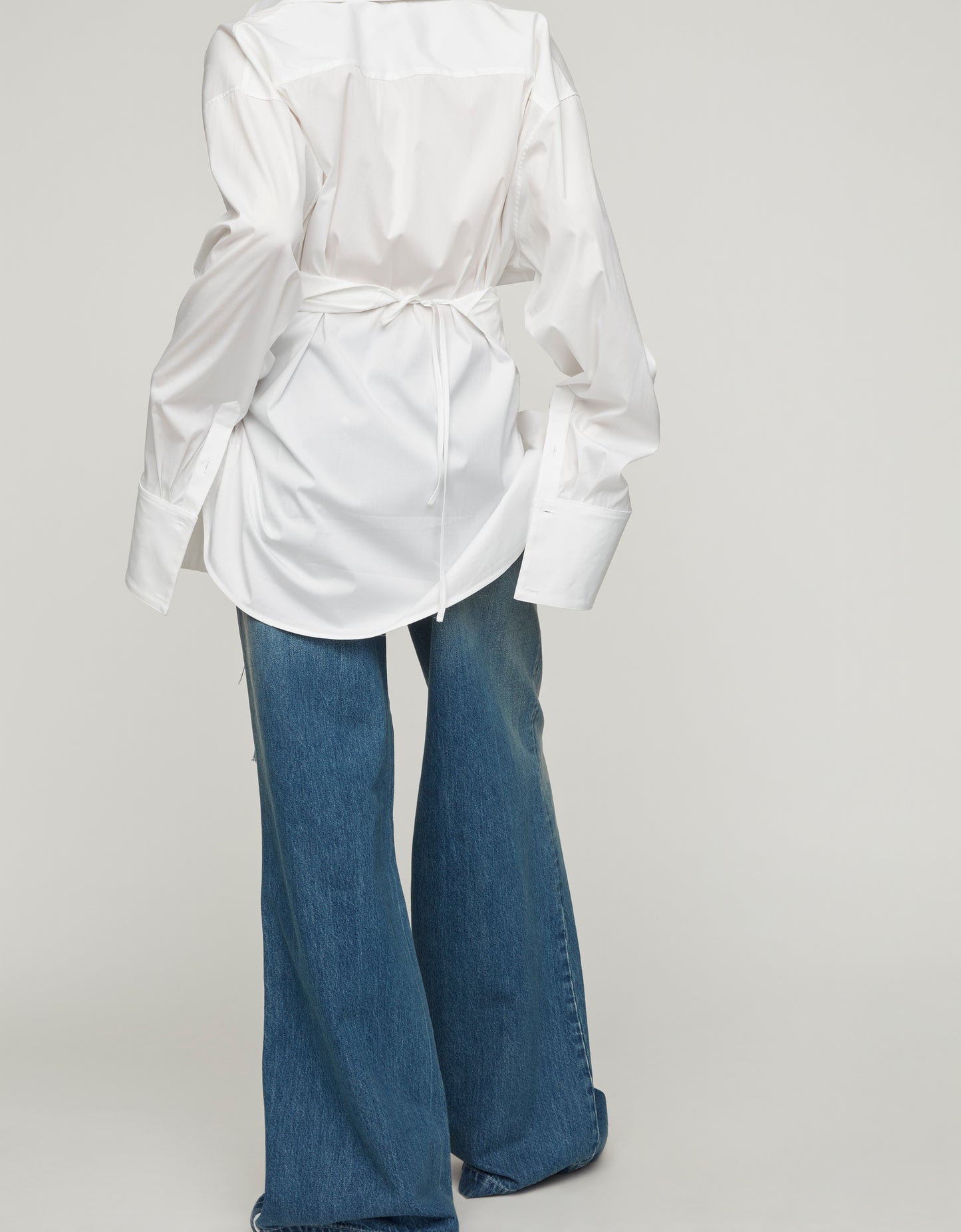 RIPPED STRAIGHT LEG JEANS