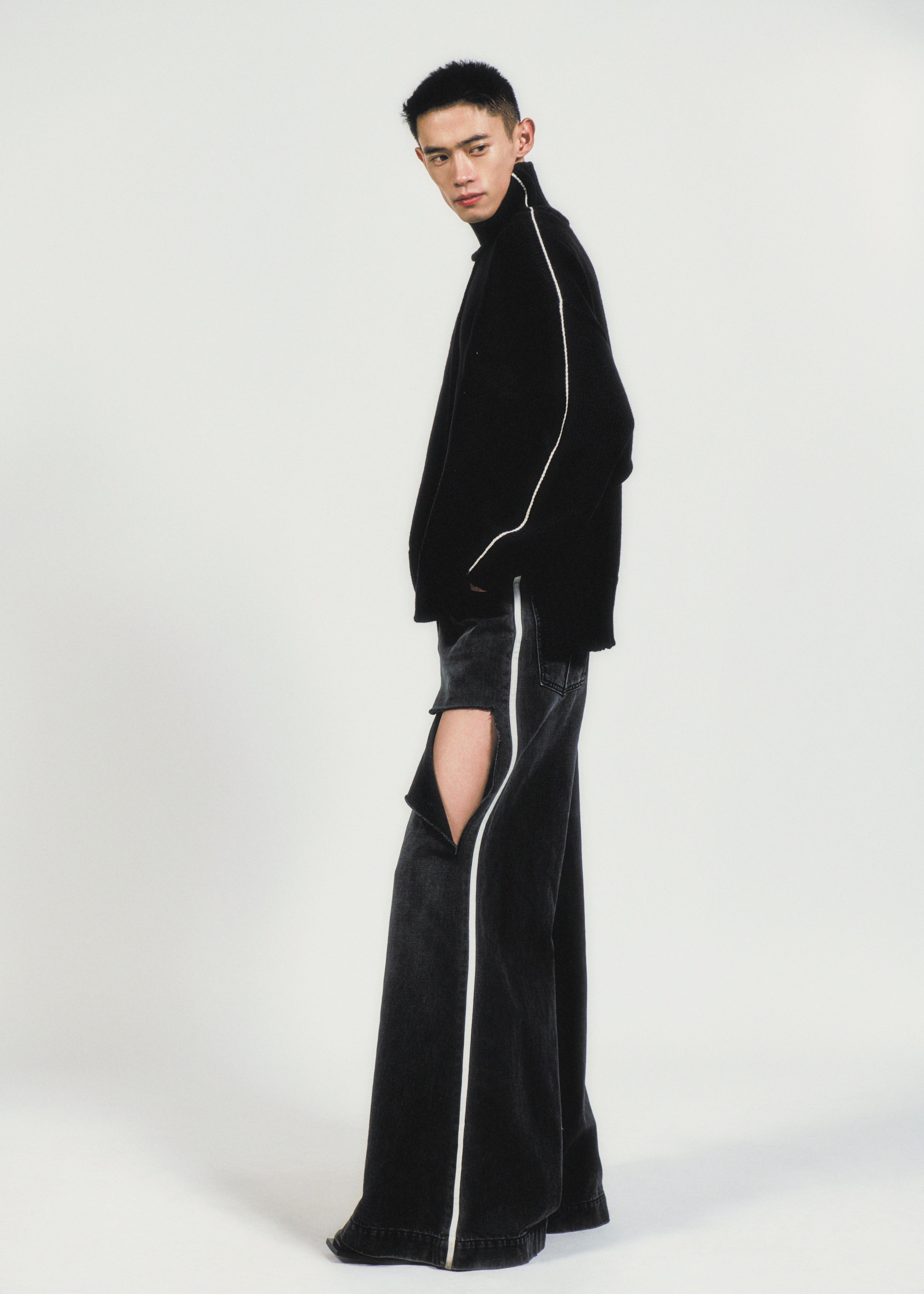 PETER SWEATER - BLACK – Peter Do
