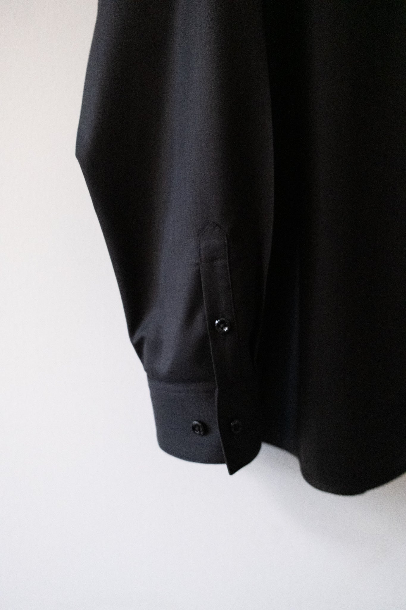 BLACK WOOL SUITING KIKO SHIRT