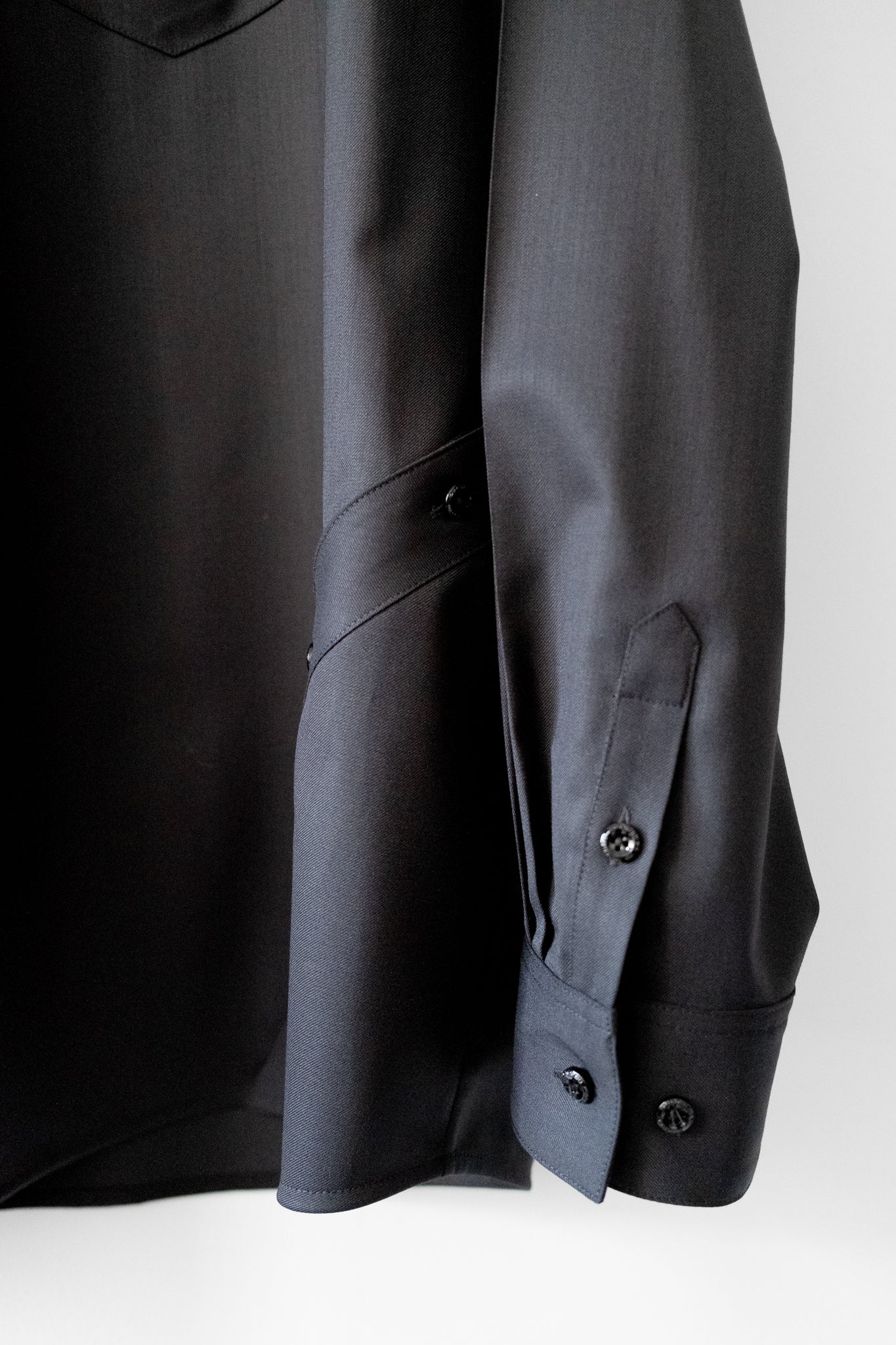 BLACK WOOL SUITING KIKO SHIRT