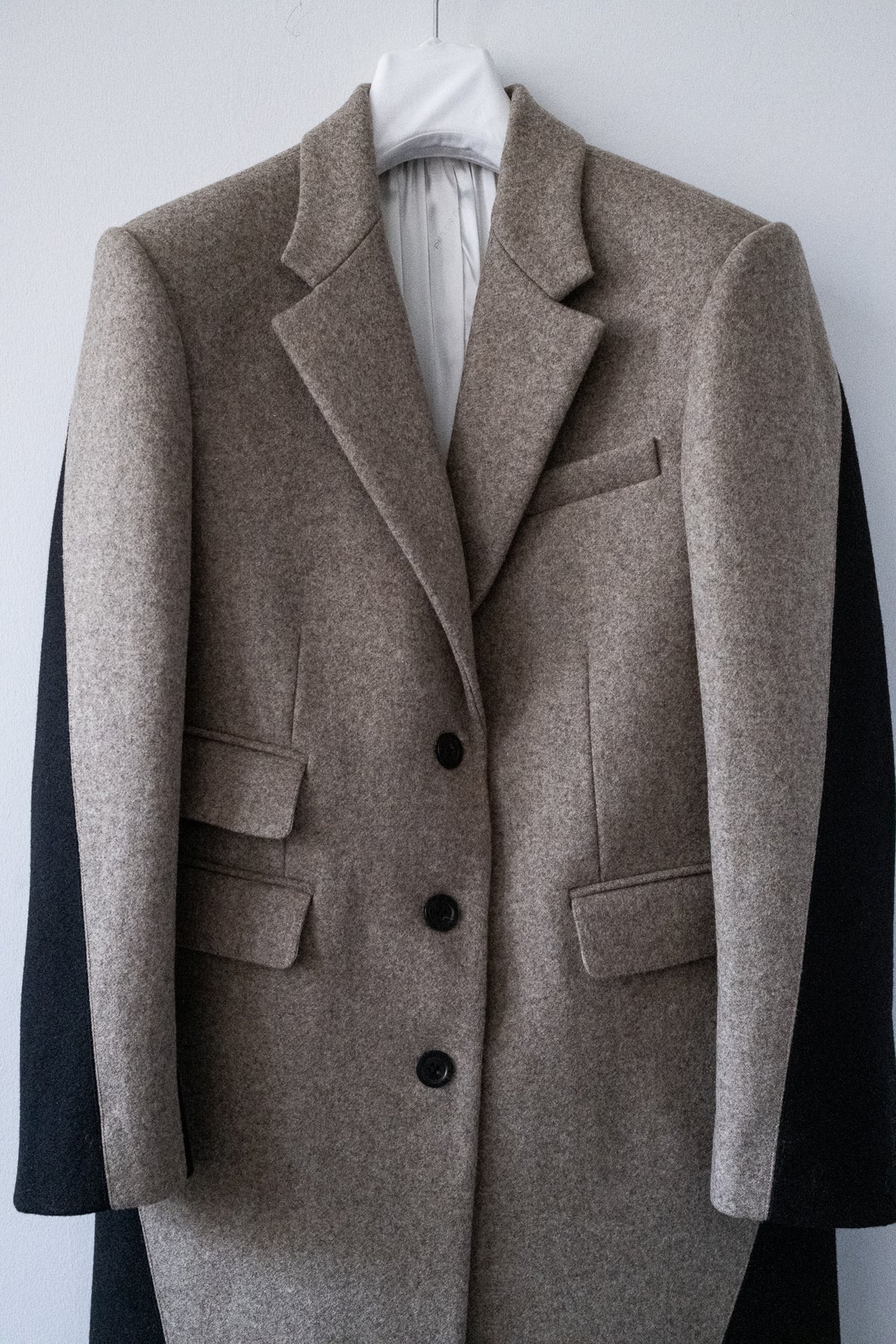 TWISTED COAT