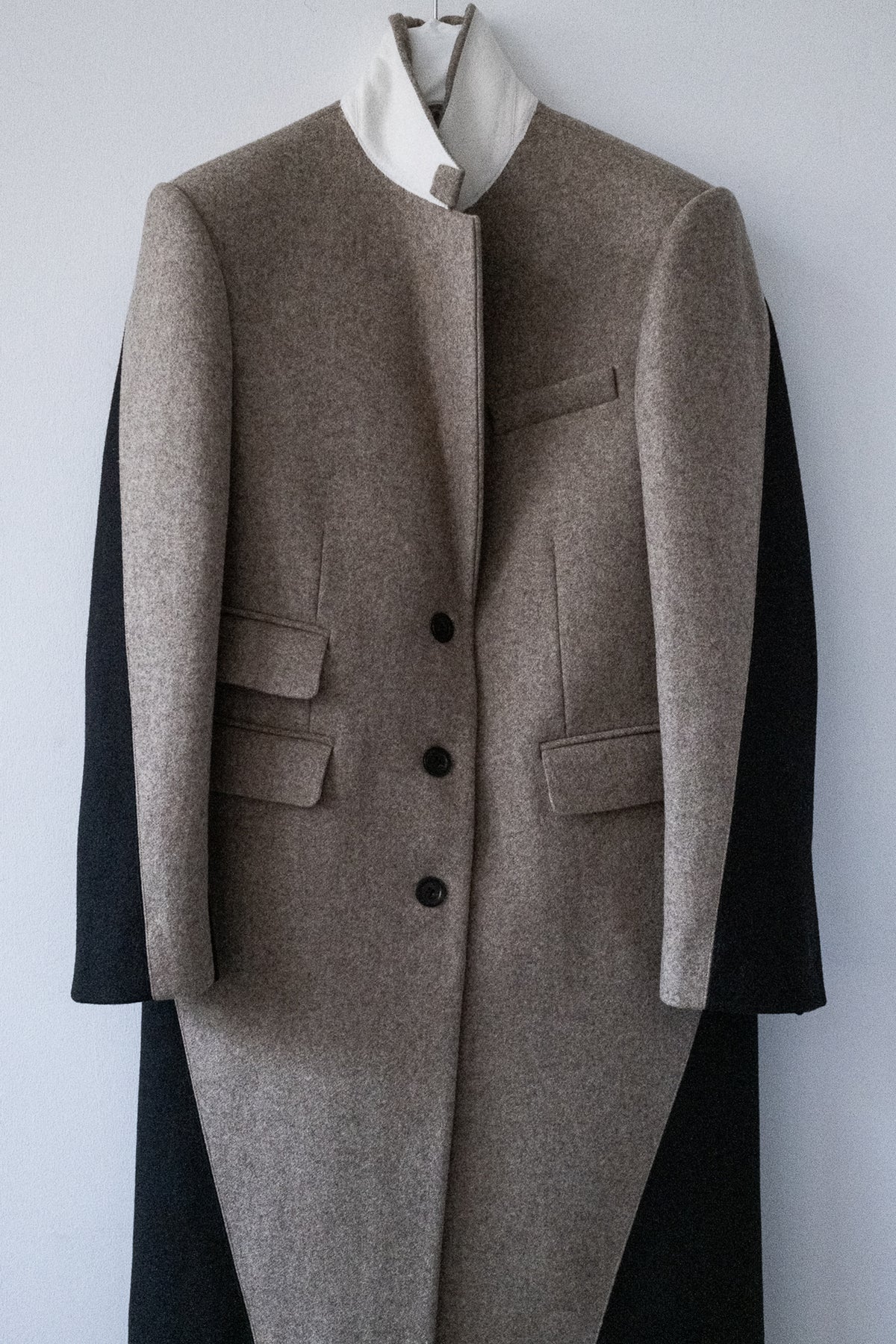 TWISTED COAT