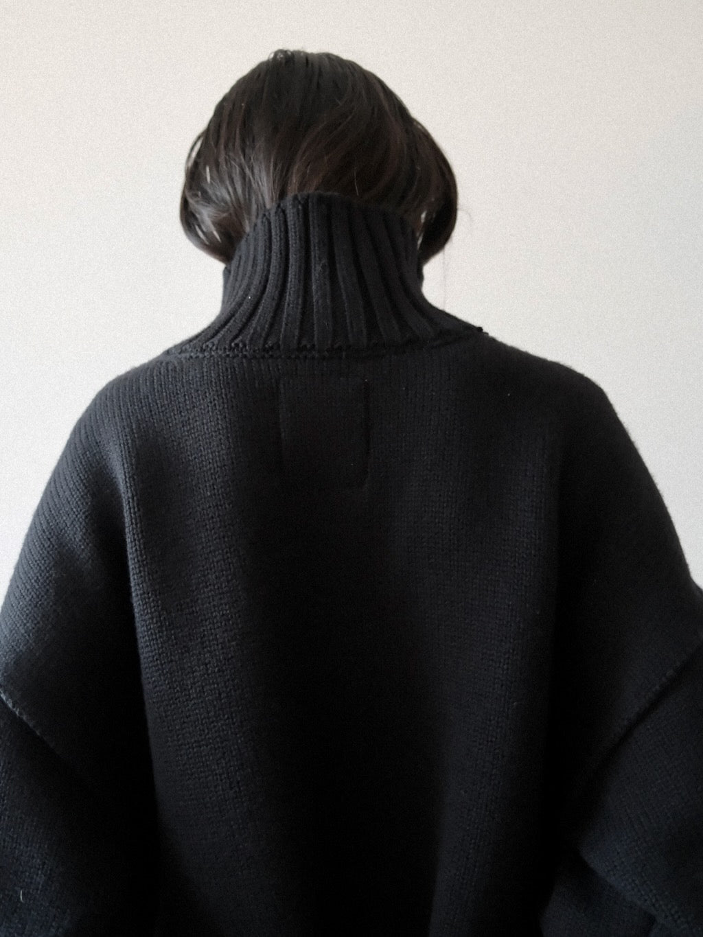 PETER SWEATER - BLACK