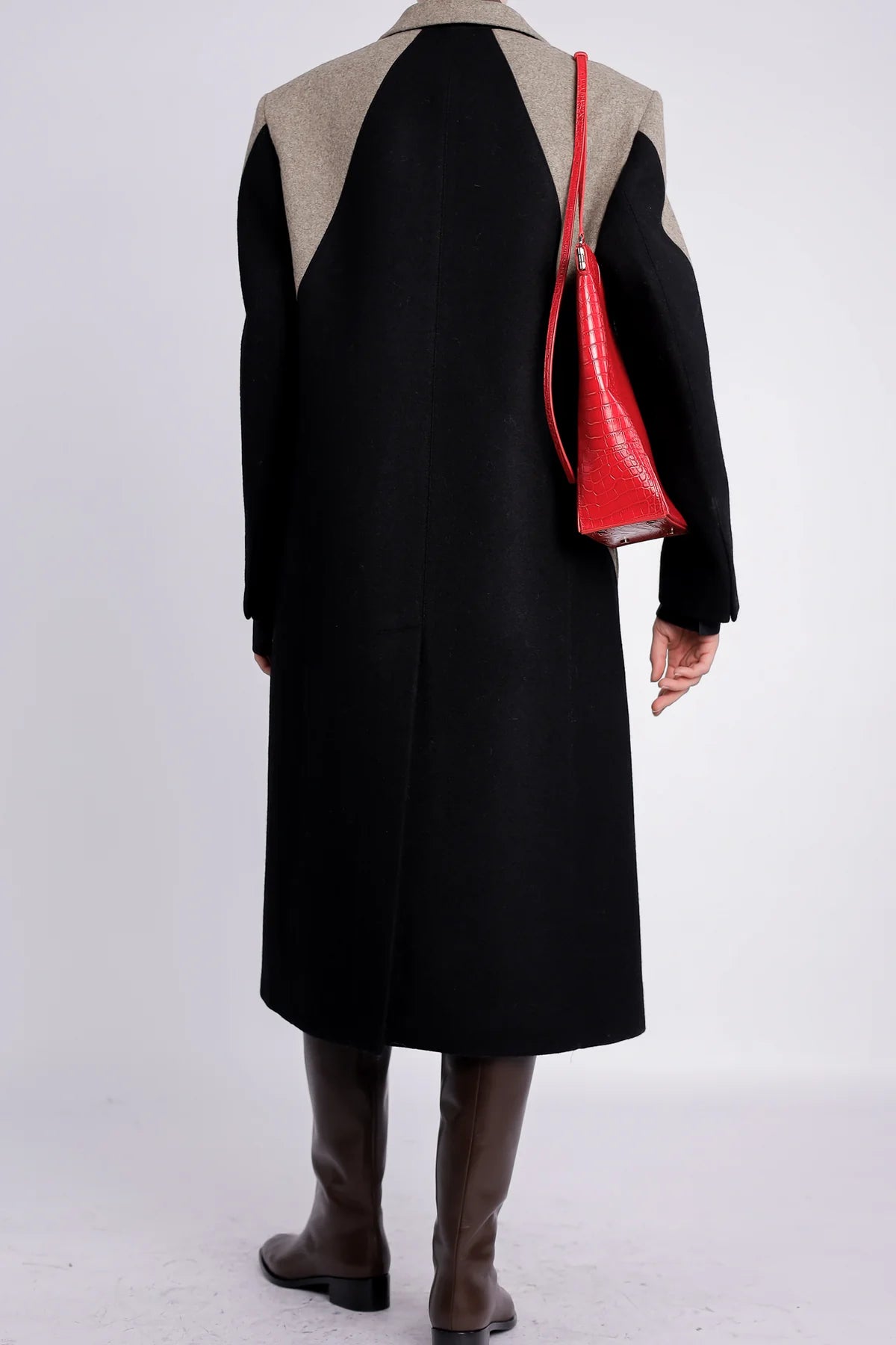 TWISTED COAT